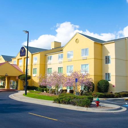 Eagles Nest Inn Стейтсборо Екстер'єр фото